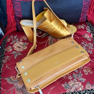 Who’s playing games in a pretty yellow Hammitt bag!